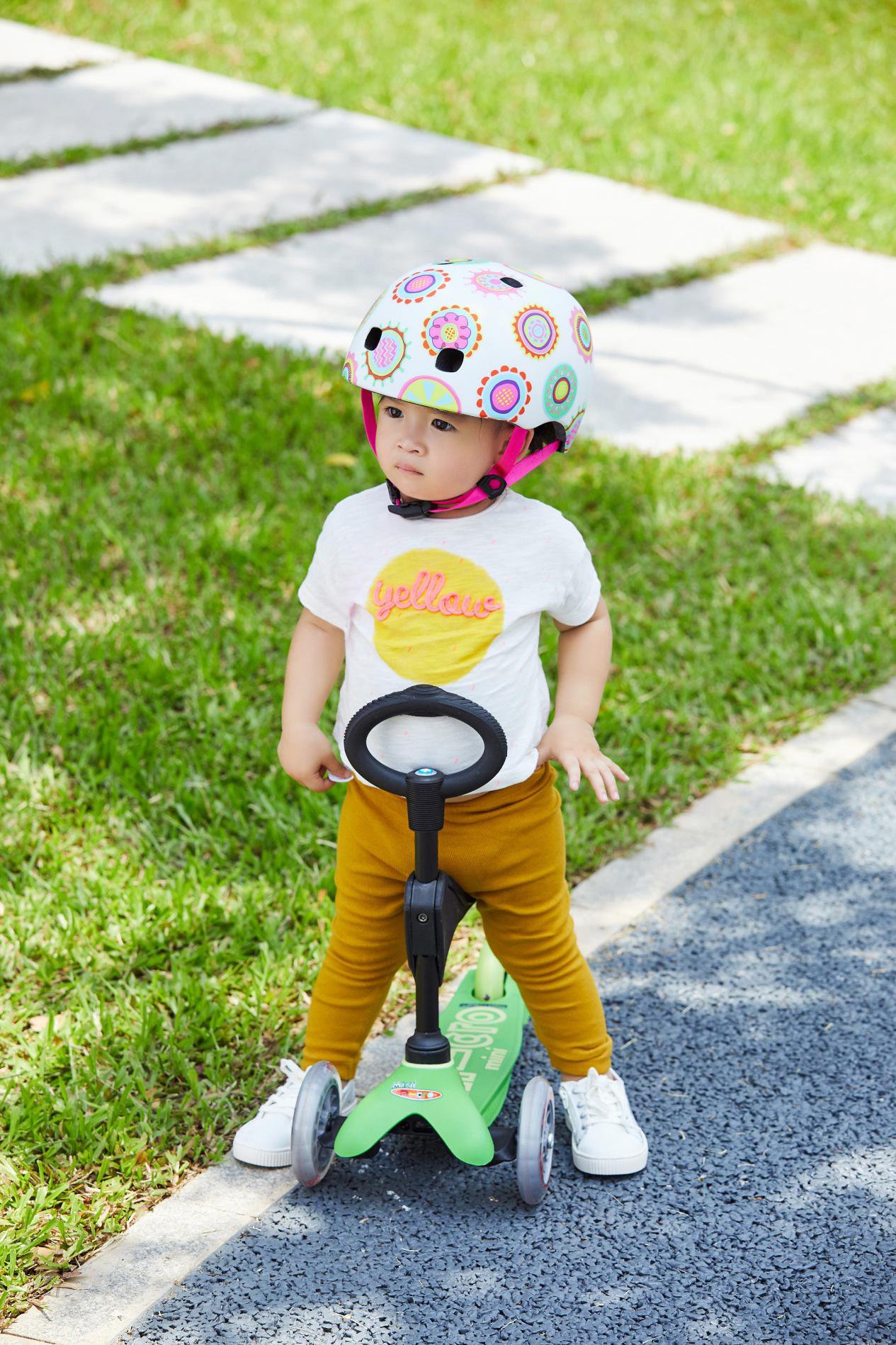 家长能通过 手机APP 设置AI猪小屁使用时长