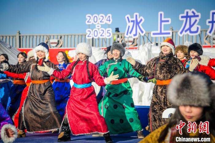 内蒙古锡林郭勒迎来2024—2025冰上龙舟超级联赛总