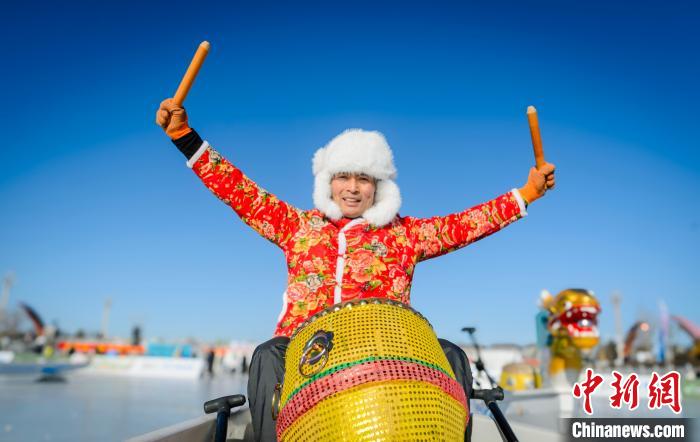 内蒙古锡林郭勒迎来2024—2025冰上龙舟超级联赛总