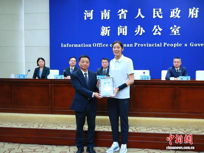 朱婷亮相河南排球联赛 打造全民参与新模式