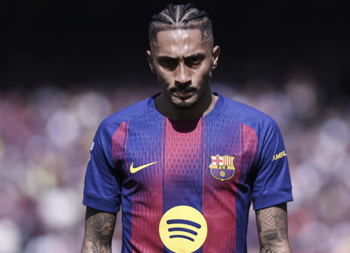 拉菲尼亚友谊赛重伤休战五周 巴萨不满其心理状