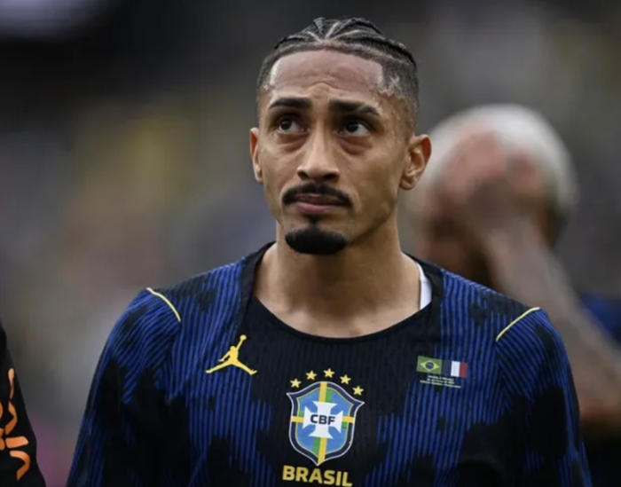 拉菲尼亚友谊赛重伤休战五周 巴萨不满其心理状