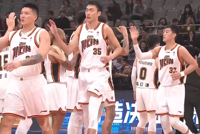 CBA常规赛多场焦点战：四川遭逆转、同曦大胜吉