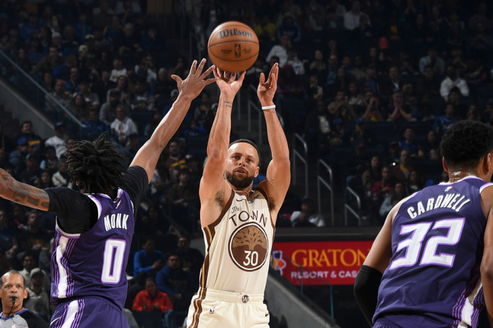 库里关键一攻一传引领勇士逆转终结四连败