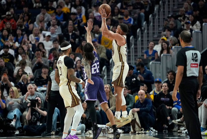 库里关键一攻一传引领勇士逆转终结四连败