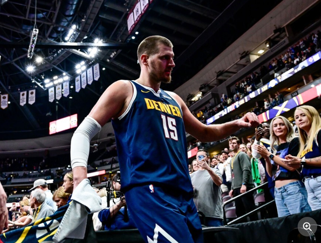 约基奇掌控情绪逆转战局掘金力克开拓者